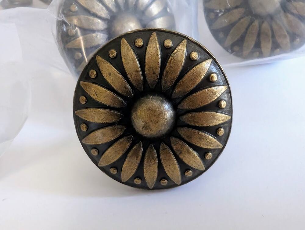10-Pack Antique Brass Sunburst Floral Cabinet Knobs Drawer Pulls w/Screws NEW